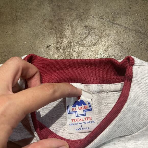 Vintage 90s Black Hills South Dakota Grey/Red T-Shirt - Picture 4 of 4